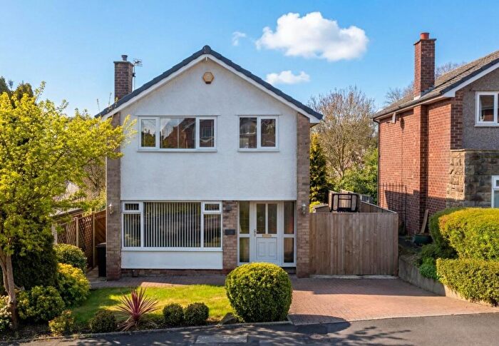 3 Bedroom Detached House For Sale In Hall Park Avenue, Horsforth, Leeds, West Yorkshire, LS18