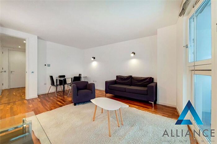 2 Bedroom Apartment To Rent In Fairmont Avenue, London, E14