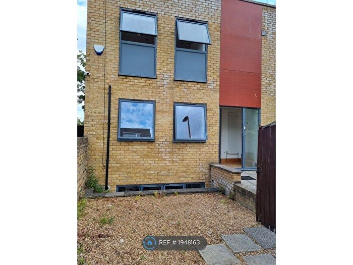 5 Bedroom Detached House To Rent In Brookfield Road, London, E9