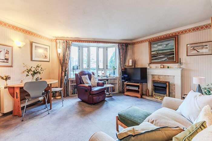 2 Bedroom Flat For Sale In Warwick Road, Stratford-Upon-Avon, CV37