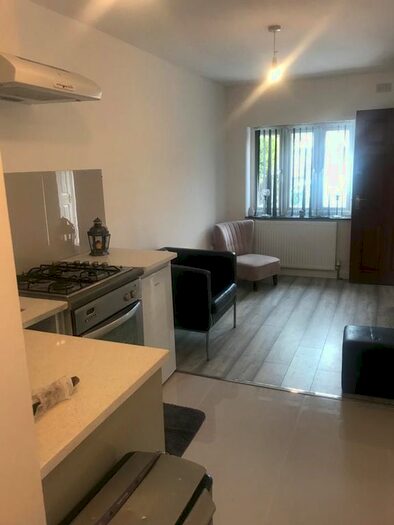 Studio To Rent In Blessing Way, Barking IG11