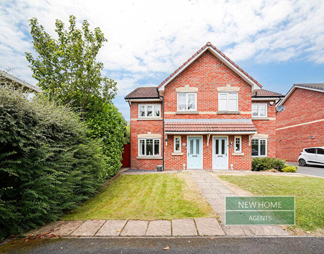 3 Bedroom Semi-Detached House For Sale In Napier Drive, Horwich, Bolton, BL6