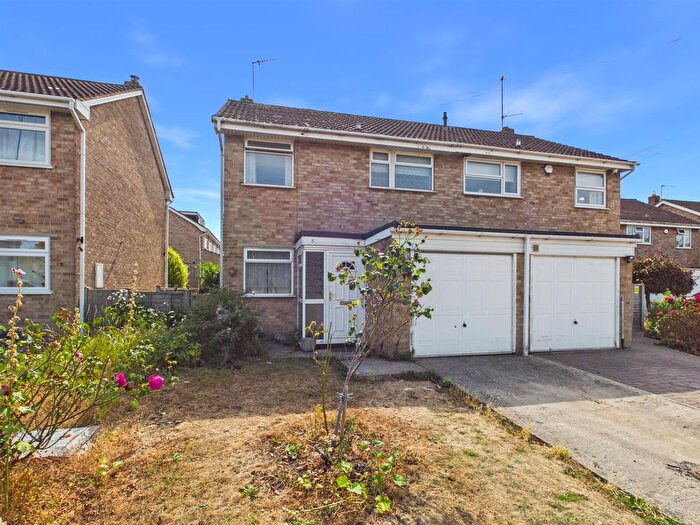 3 Bedroom Semi Detached House For Sale In Brionne Way, Longlevens, Gloucester, GL2