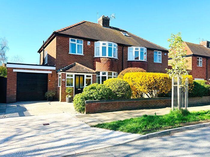 3 Bedroom Parking For Sale In Middlethorpe Grove, York, YO24