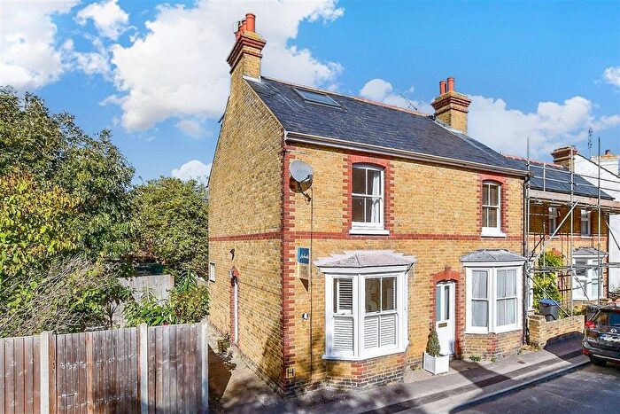 3 Bedroom End Terrace House For Sale In Kent Street, Whitstable, Kent, CT5