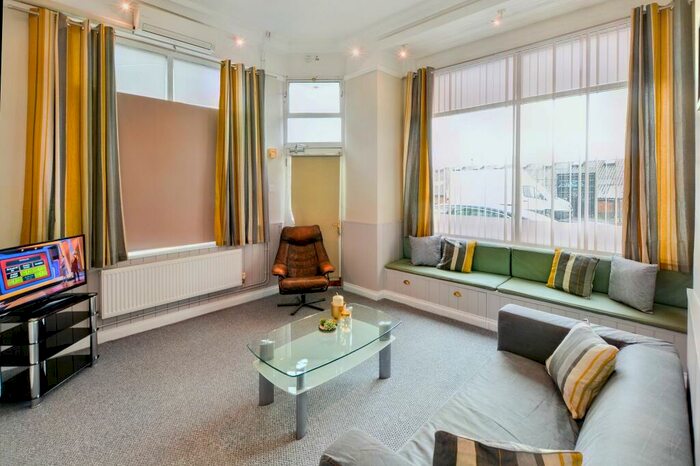 4 Bedroom End Of Terrace House To Rent In Scott Street, Leicester, LE2