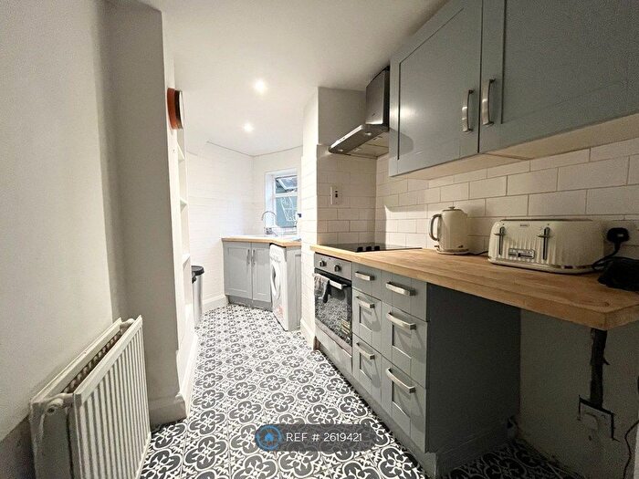 1 Bedroom Flat To Rent In Hillfield Avenue, London, N8