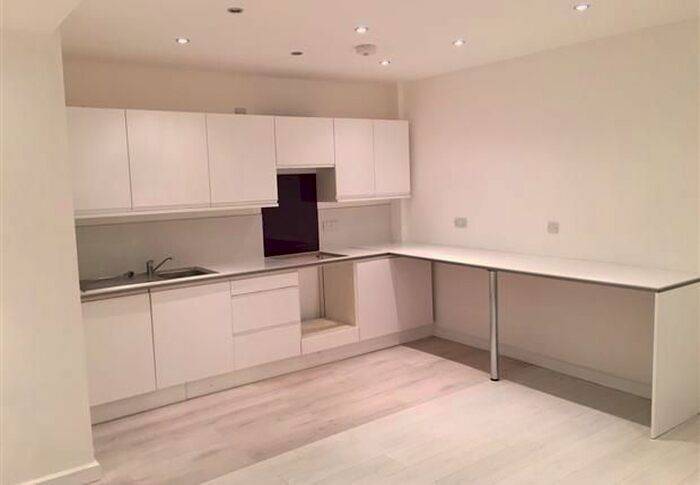 1 Bedroom Flat To Rent In Central Road, Worcester Park, KT4