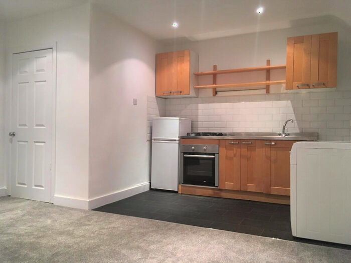 1 Bedroom Maisonette To Rent In Slipshatch Road, Surrey, RH2