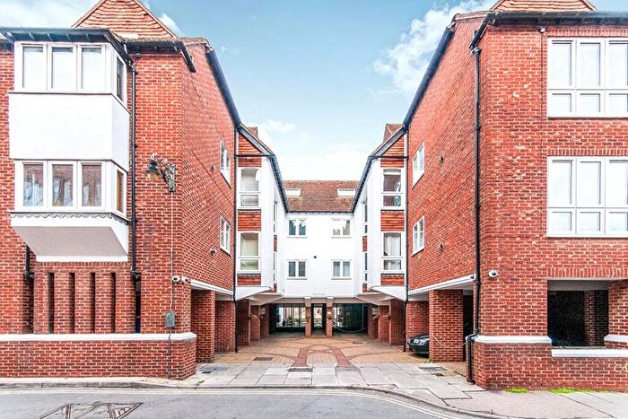 2 Bedroom Flat For Sale In Stour Street, Canterbury, Kent, CT1