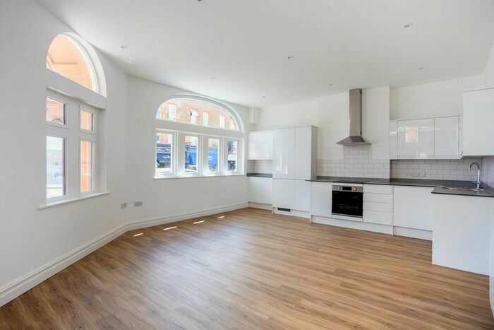 2 Bedroom Flat To Rent In Bank Building, Langley Road, KT6