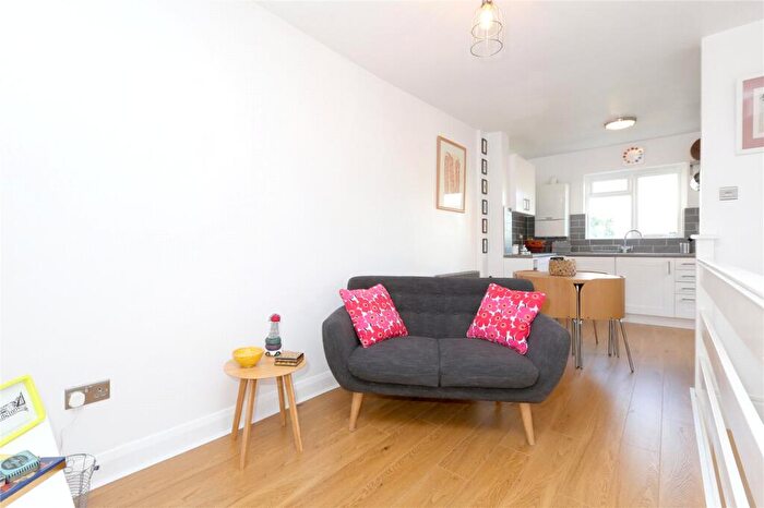 2 Bedroom Apartment To Rent In Rufford Street, King's Cross, Islington, London, N1