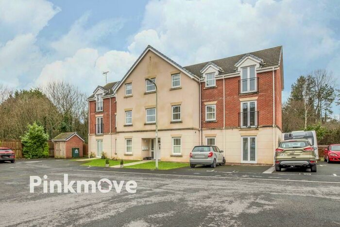 2 Bedroom Flat For Sale In Cwrt Lando, Burry Port, SA16