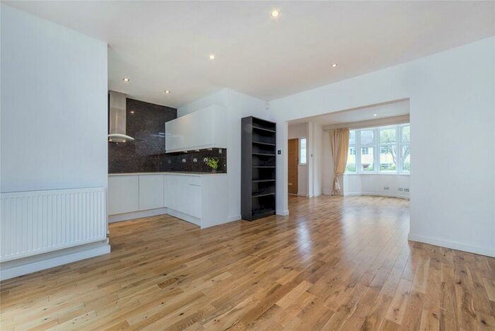 4 Bedroom Terraced House To Rent In Upper Park Road, Belsize Park, NW3