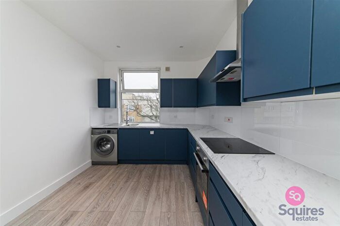 2 Bedroom Flat For Sale In Bell Lane, London, NW4