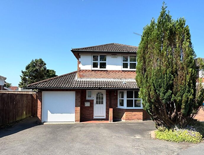 4 Bedroom Detached House To Rent In Somerville Court, Sketty, Swansea, SA2
