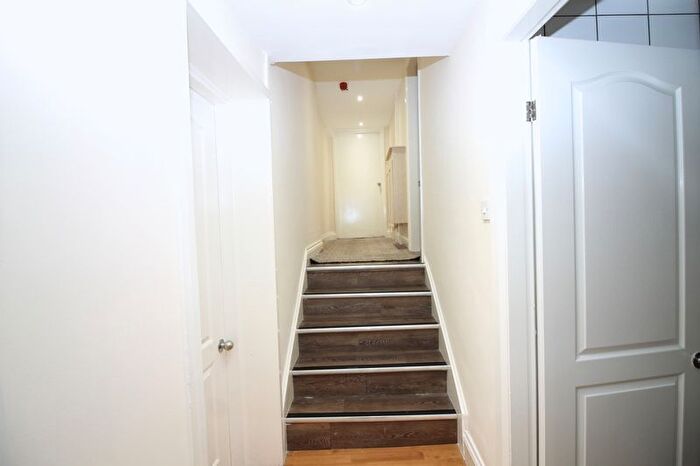 1 Bedroom Flat To Rent In Hamilton Drive, The Park, Nottingham, NG7