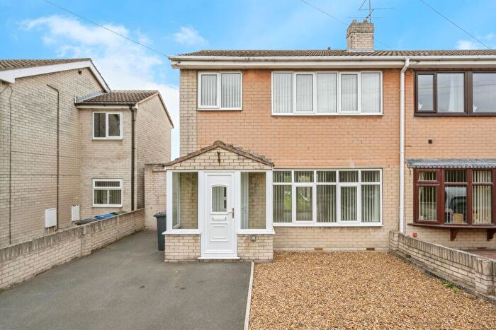 3 Bedroom Semi-Detached House For Sale In Caernarvon Drive, Barnburgh, Doncaster, DN5