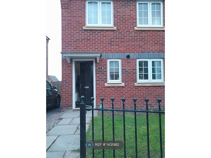 3 Bedroom Semi Detached House To Rent In Waterloo Street, Stoke-On-Trent, ST1
