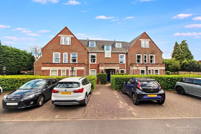 2 Bedroom Apartment For Sale In Westcote Road, Reading, RG30
