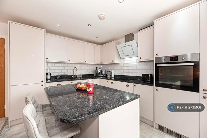 2 Bedroom Flat To Rent In Maple House, Shenfield, Brentwood, CM15
