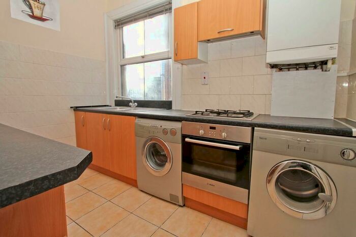 1 Bedroom Flat To Rent In Love Lane, Pinner, HA5