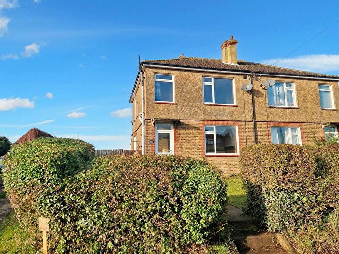 3 Bedroom Semi-Detached House For Sale In Stoke Road, Allhallows, ME3