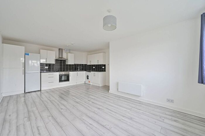 2 Bedroom Flat To Rent In Graham Road, Mitcham, CR4