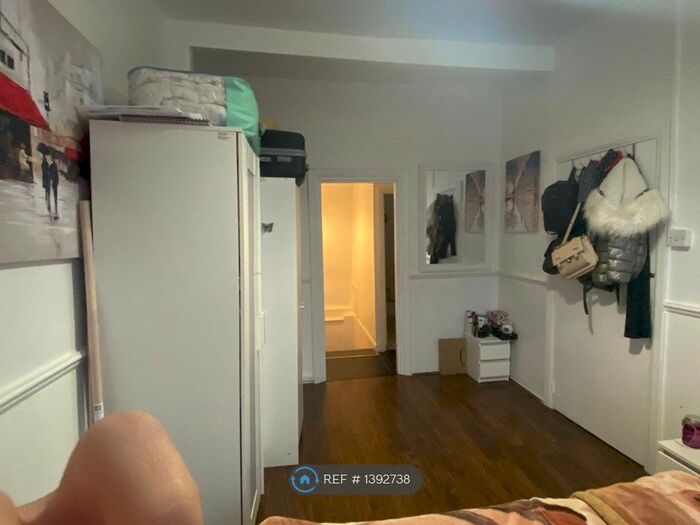 1 Bedroom Flat To Rent In Hoe Street, London, E17