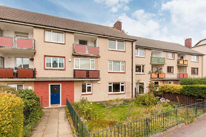 2 Bedroom Flat For Sale In / Redhall Crescent, Edinburgh, EH14