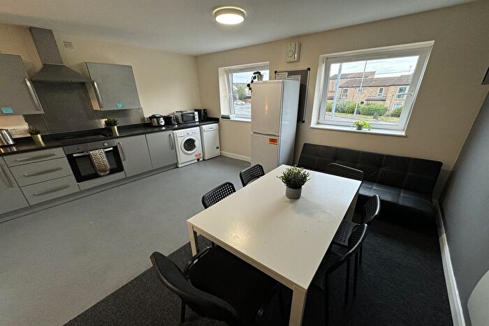 1 Bedroom Flat To Rent In Flewitt House, Beeston, NG9