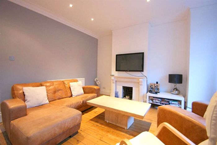 3 Bedroom Terraced House To Rent In Northbrook Street, Leeds, LS7