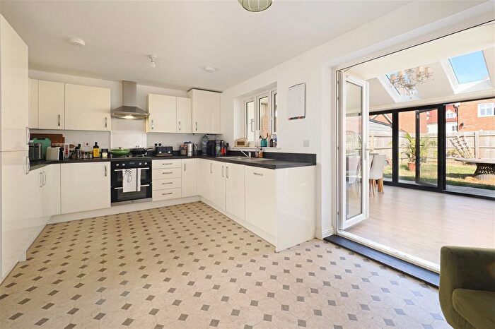 3 Bedroom Detached House For Sale In Blackmill Way, Sandwich, CT13