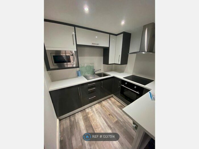 2 Bedroom Flat To Rent In Hamilton Court, Blackpool, FY1