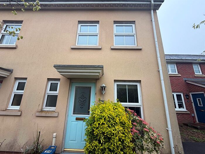 3 Bedroom Semi-Detached House For Sale In Oakfields, Tiverton, EX16