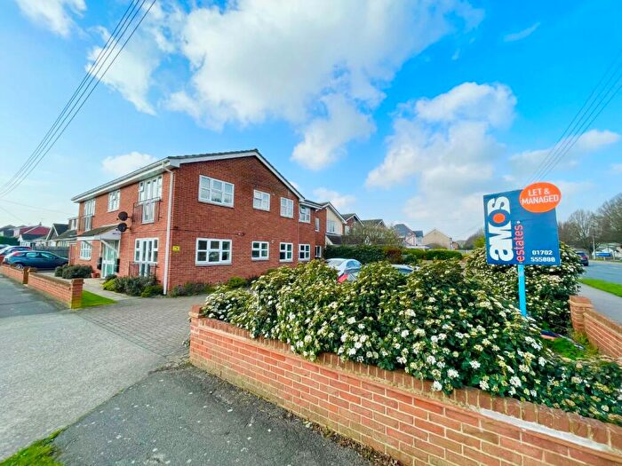 2 Bedroom Flat To Rent In London Road, Benfleet, SS7