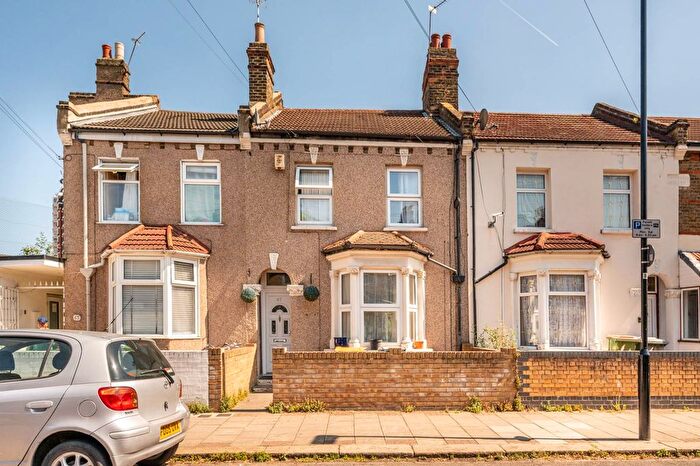 4 Bedroom Terraced House To Rent In London Road, Plaistow, London, E13