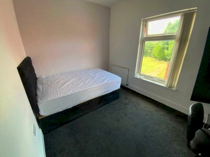 4 Bedroom Terraced House To Rent In Kara Street, Manchester, M6