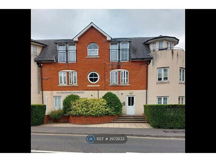 2 Bedroom Flat To Rent In Station Road, Egham, TW20