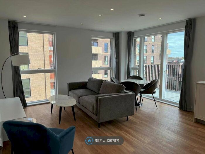 2 Bedroom Flat To Rent In Carraway Street, Reading, RG1