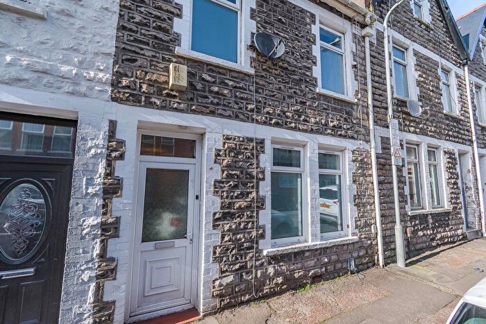 3 Bedroom Terraced House For Sale In High Street, Barry, CF62