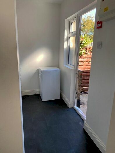 Studio To Rent In Craigdale Road, Romford, RM11