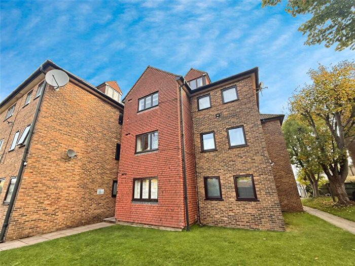 Flat To Rent In Manor Road, Wallington, SM6