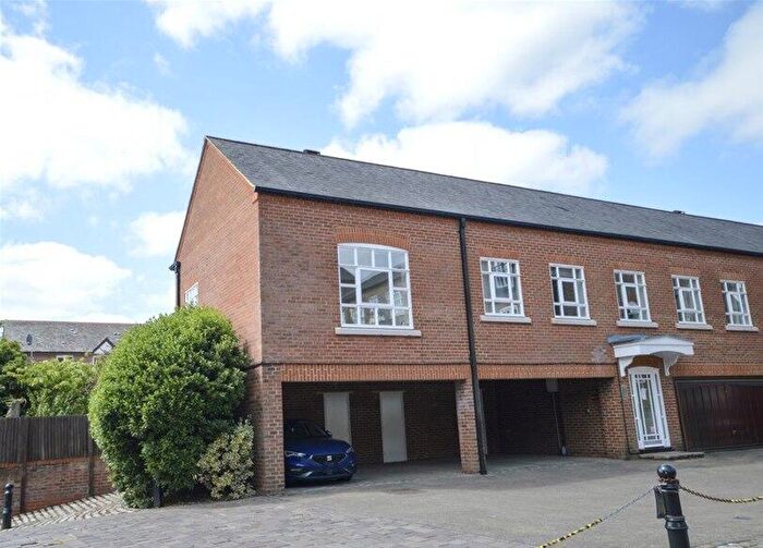 2 Bedroom Flat To Rent In Milliners Court, Lattimore Road, St Albans, AL1