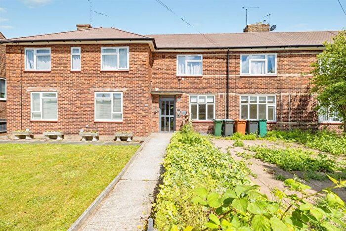 1 Bedroom Flat For Sale In Ferryhills Close, Watford, WD19