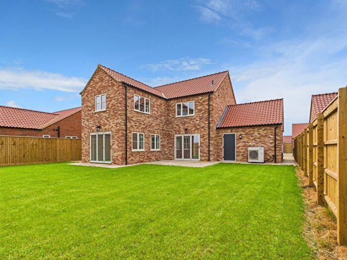 4 Bedroom Detached House For Sale In Contour Close, Emneth, Wisbech, PE14