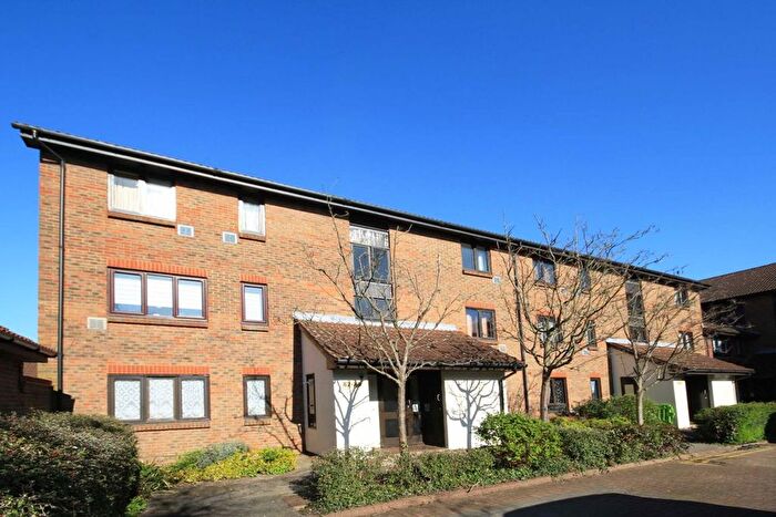 2 Bedroom Flat To Rent In Braybourne Drive, Isleworth, TW7