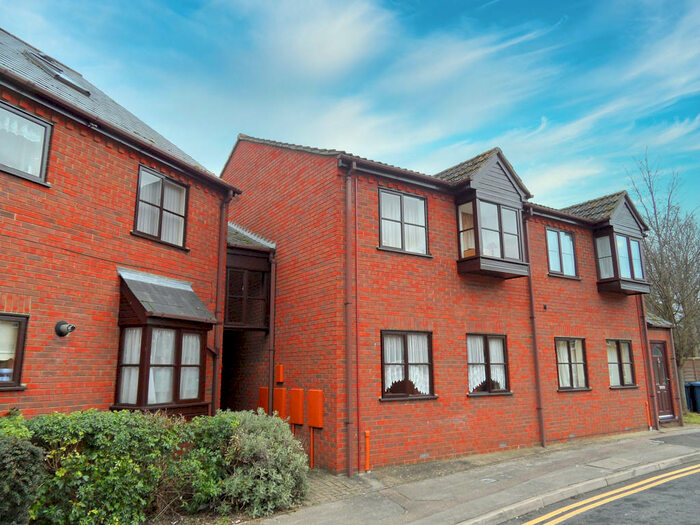 1 Bedroom Flat To Rent In Church View, Church Street, PE19