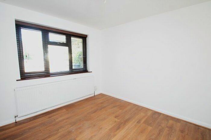 2 Bedroom Flat To Rent In Magnolia Court, London, SE26
