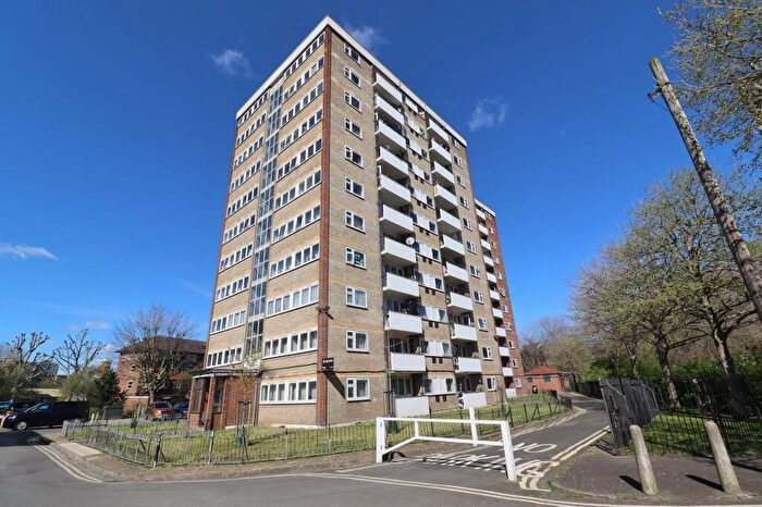 2 Bedroom Flat To Rent In Slippers Place, Southwark, SE16